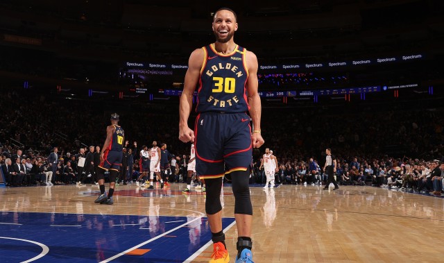 北卡洲际公路位于戴维森镇的30号出口被命名为斯蒂芬-库里立交