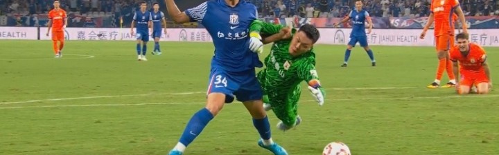 jiuyou-刘诚宇抢出机会被放倒！王大雷扑救抢球送点，吴曦点射破门！