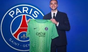 舍瓦利耶巴黎首秀扑点+夺得欧超杯，已追平里尔生涯冠军数量