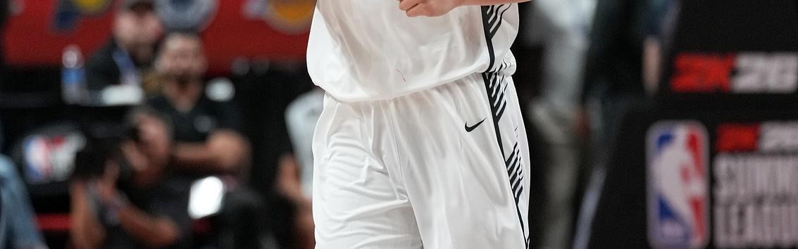 九游娱乐城-如何防守小阵容？杨瀚森：我要去调整和适应 这是我成长的一部分