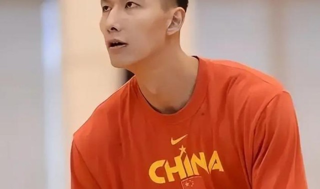 为何易建联在NBA没有混好？都说是性格问题，其实也是实力问题