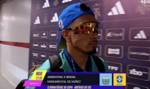 赛前放狠话要干阿根廷！拉菲尼亚已经抵达纪念碑球场