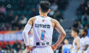 电子游戏-难救主！高诗岩10中6拿到16分6板5助3断 也有6失误5犯规
